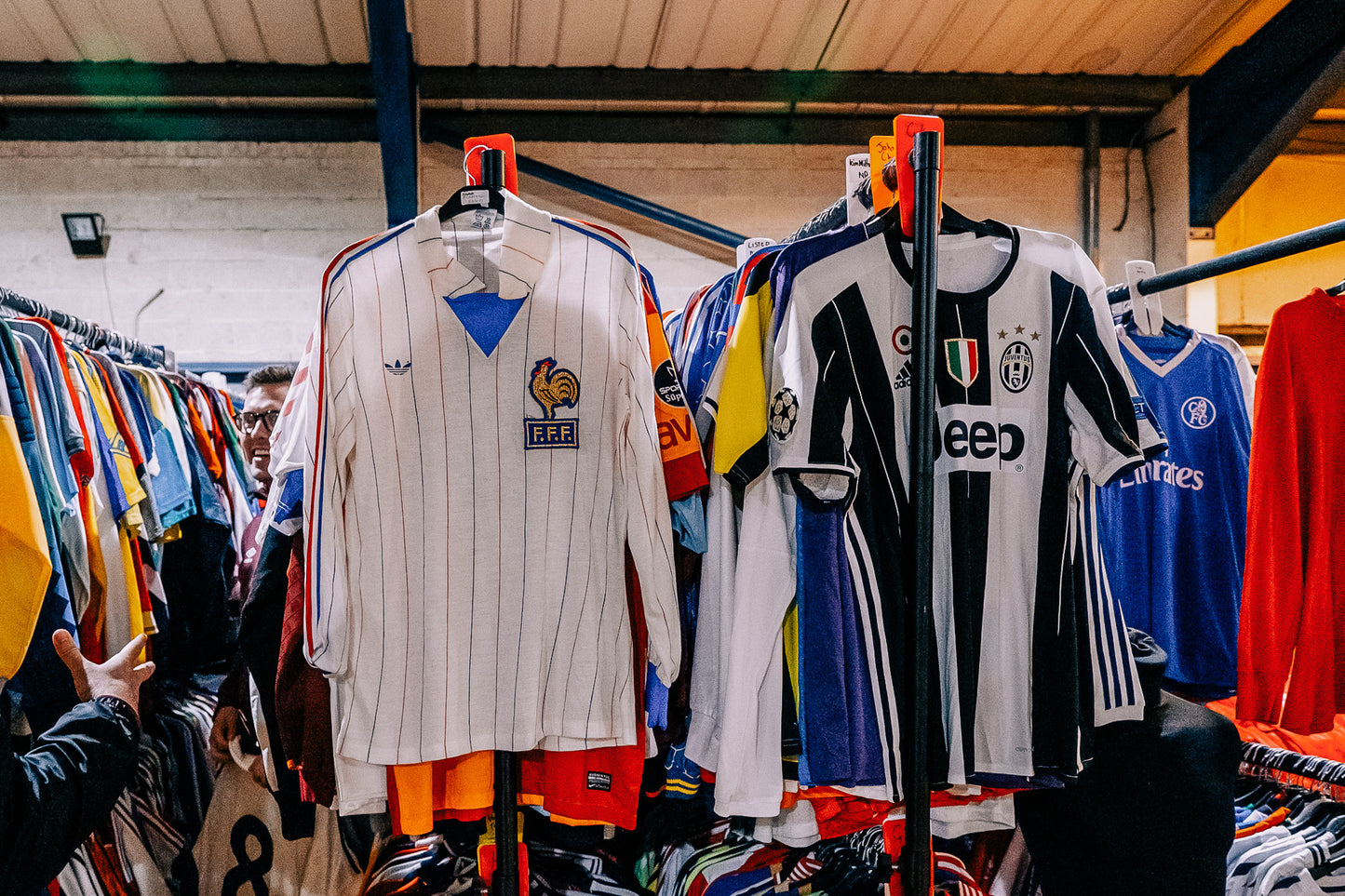 Best 1-on-1 football shirts supplier!